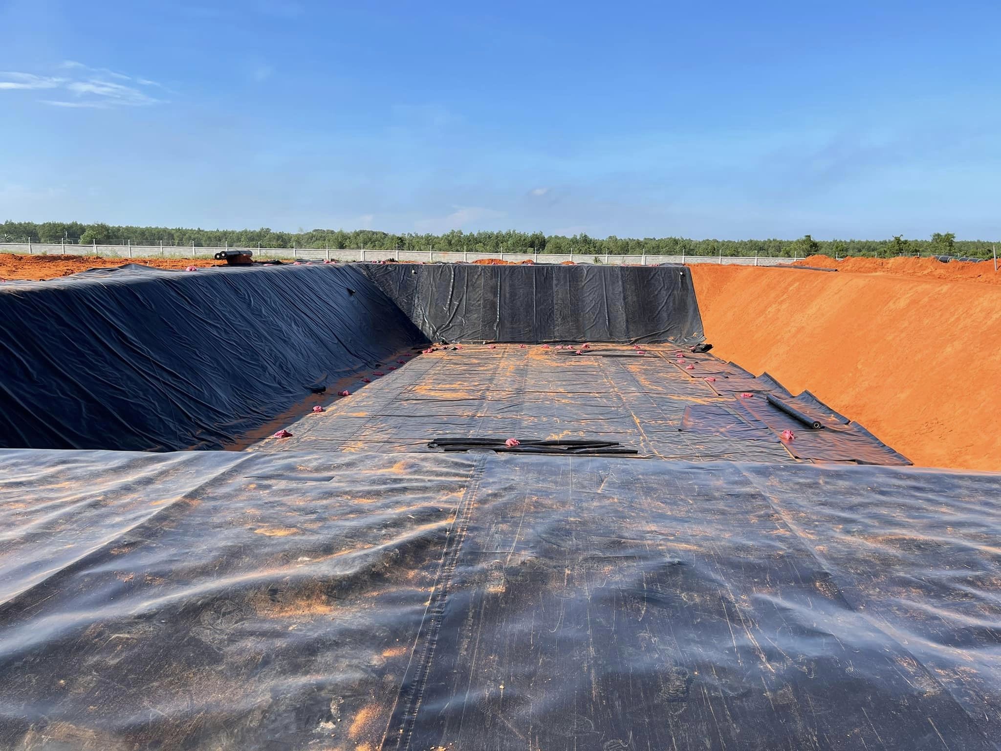 Bạt lót ao hồ hdpe chứa nước nuôi tôm cá ở An Giang Bạt lót ao hồ hdpe chứa nước nuôi tôm cá ở An Giang