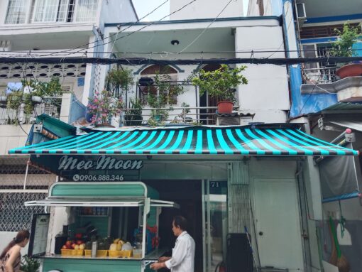 Mái hiên che nắng mưa tay quay