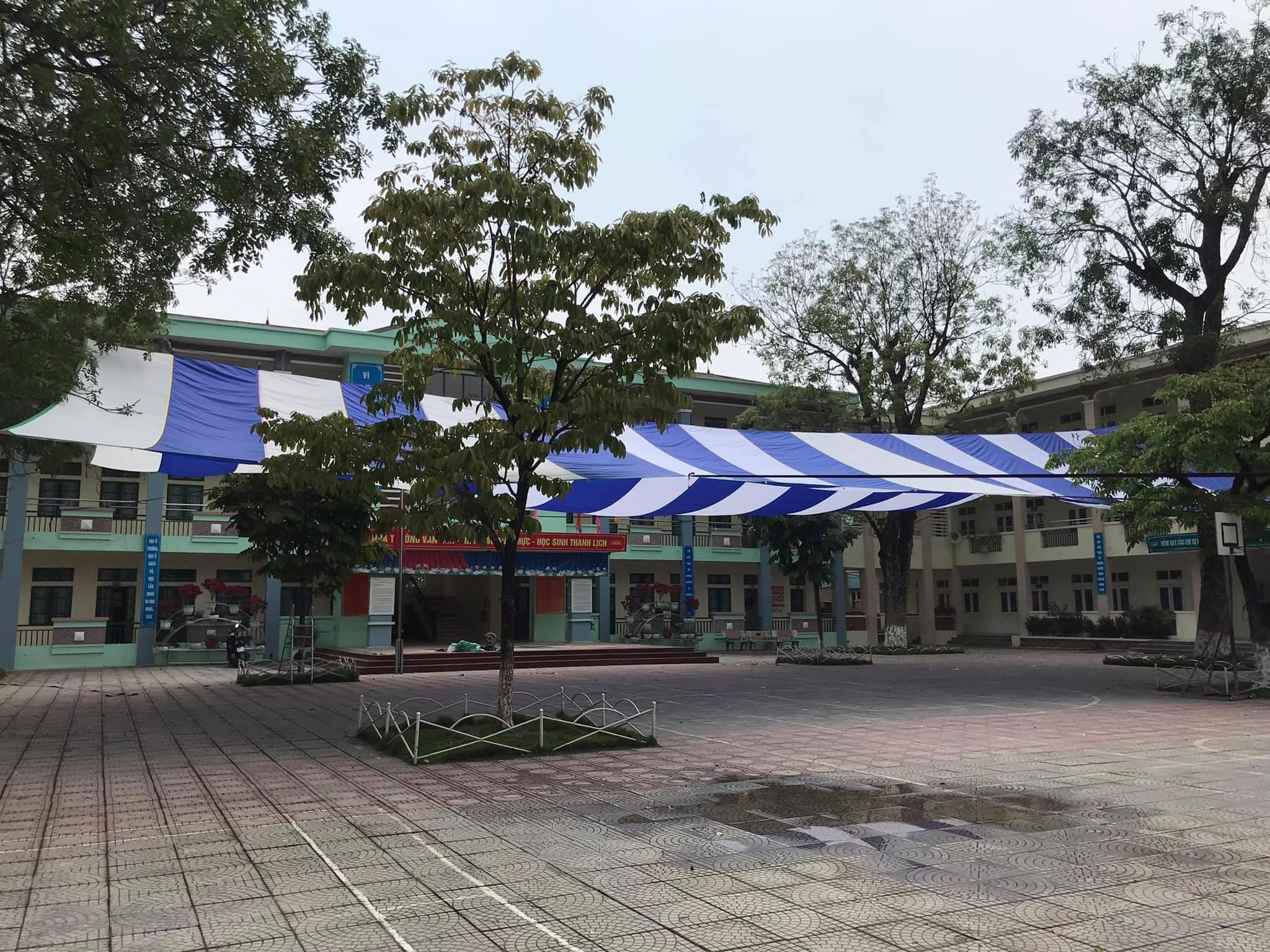 Dù che sự kiện sân trường học ở Vĩnh Long Dù che sự kiện sân trường học ở Vĩnh Long