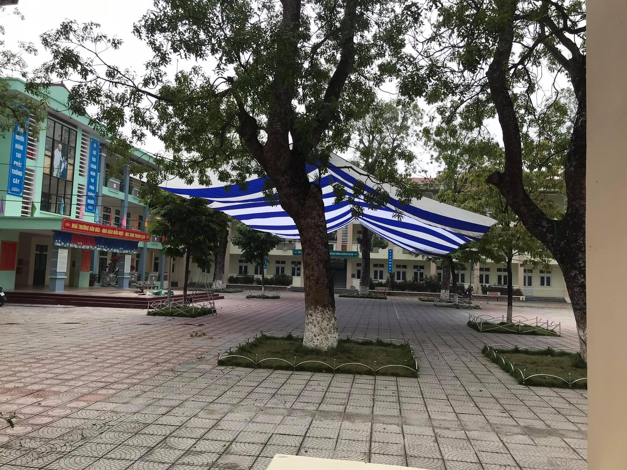 Dù che nắng sự kiện sân trường học ở Bạc Liêu Dù che nắng sự kiện sân trường học ở Bạc Liêu