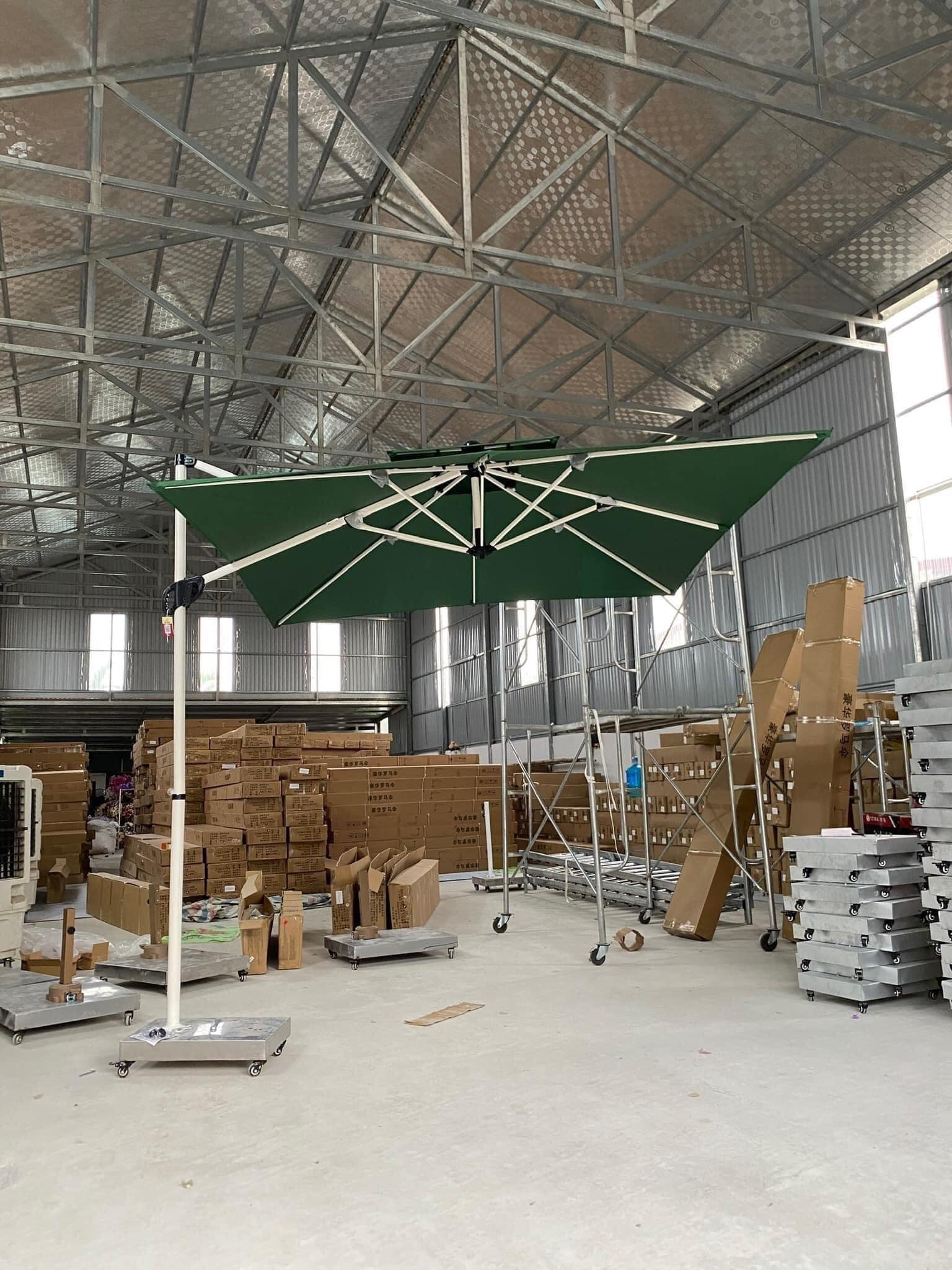 Ô dù lệch tâm vuông 2m5x2m5 màu xanh Ô dù lệch tâm vuông 2m5x2m5 màu xanh