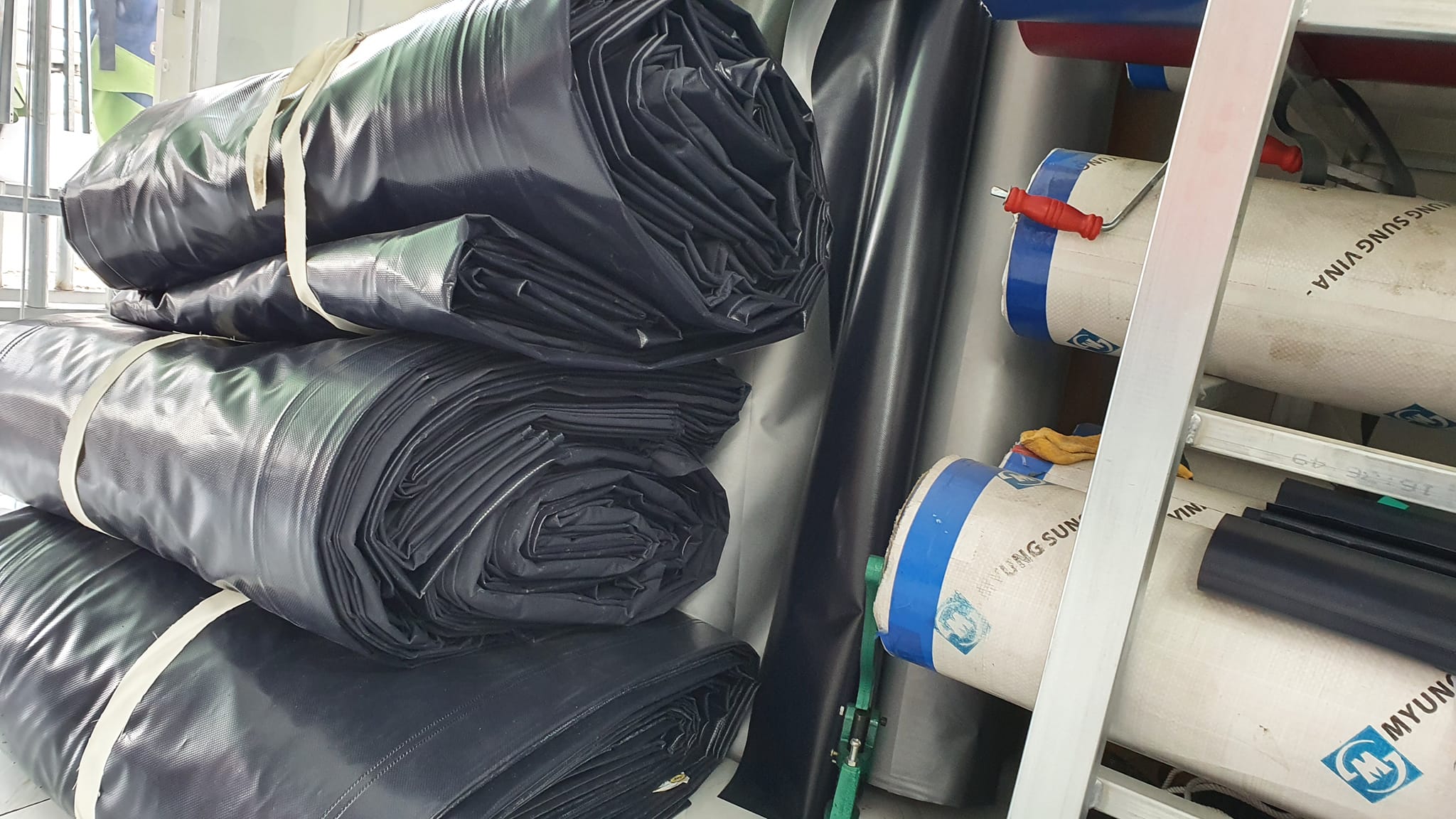 Bạt trùm thùng xe tải PVC Bạt trùm thùng xe tải PVC