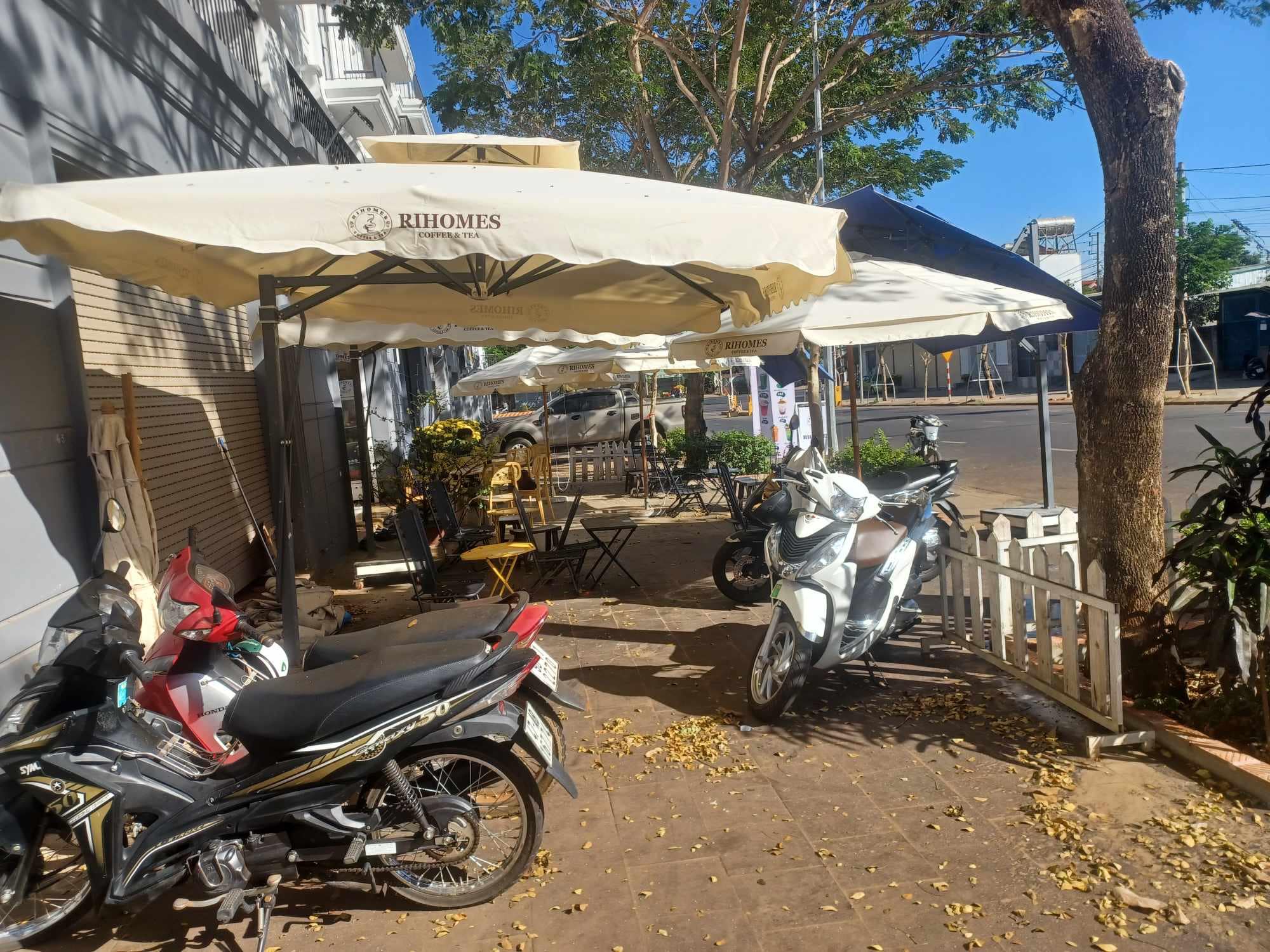 Ô dù che nắng quán cafe quảng cáo ở Nha Trang Ô dù che nắng quán cafe quảng cáo ở Nha Trang