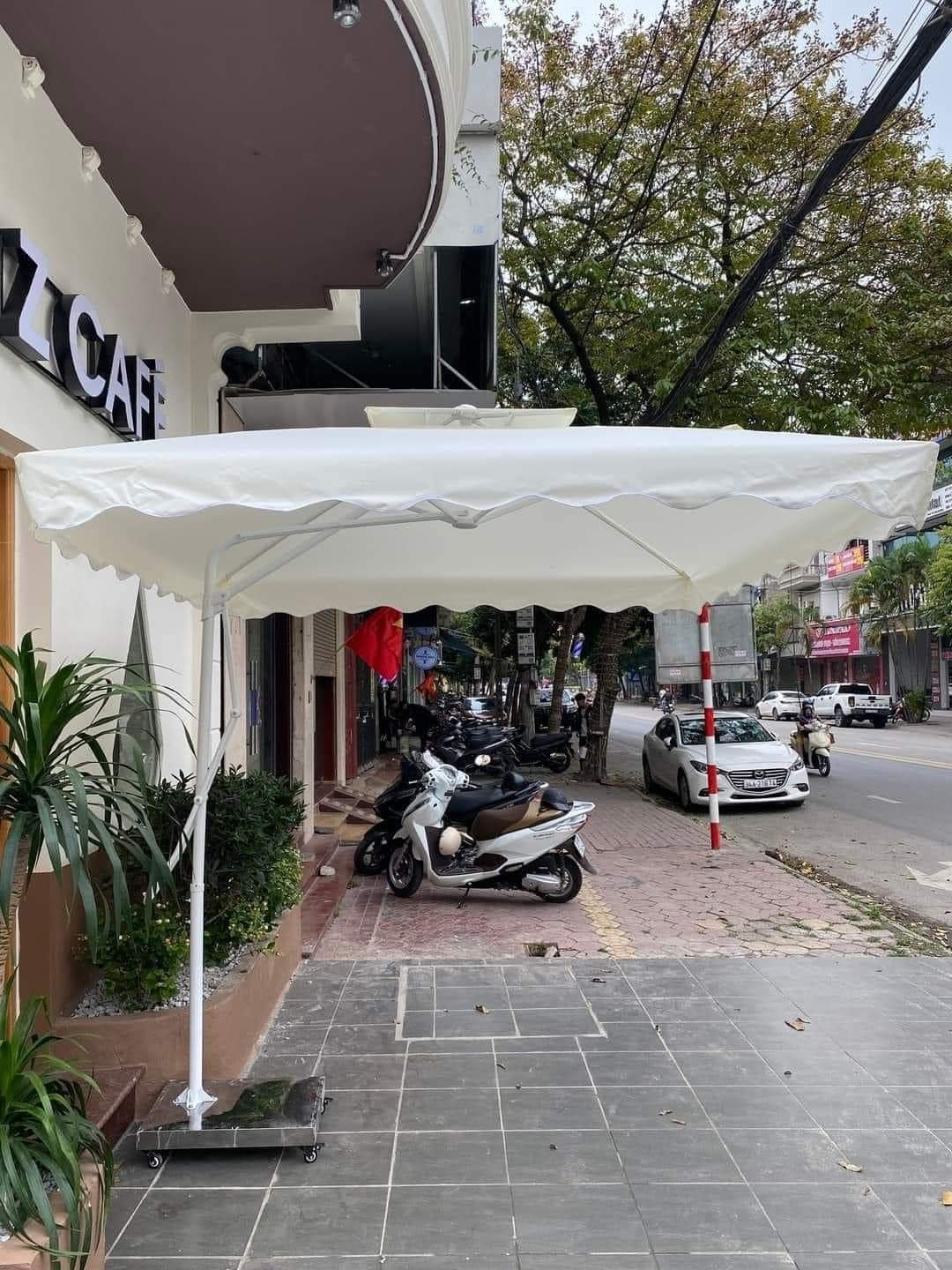 Mẫu ô dù che nắng quán cafe ngoài trời đẹp