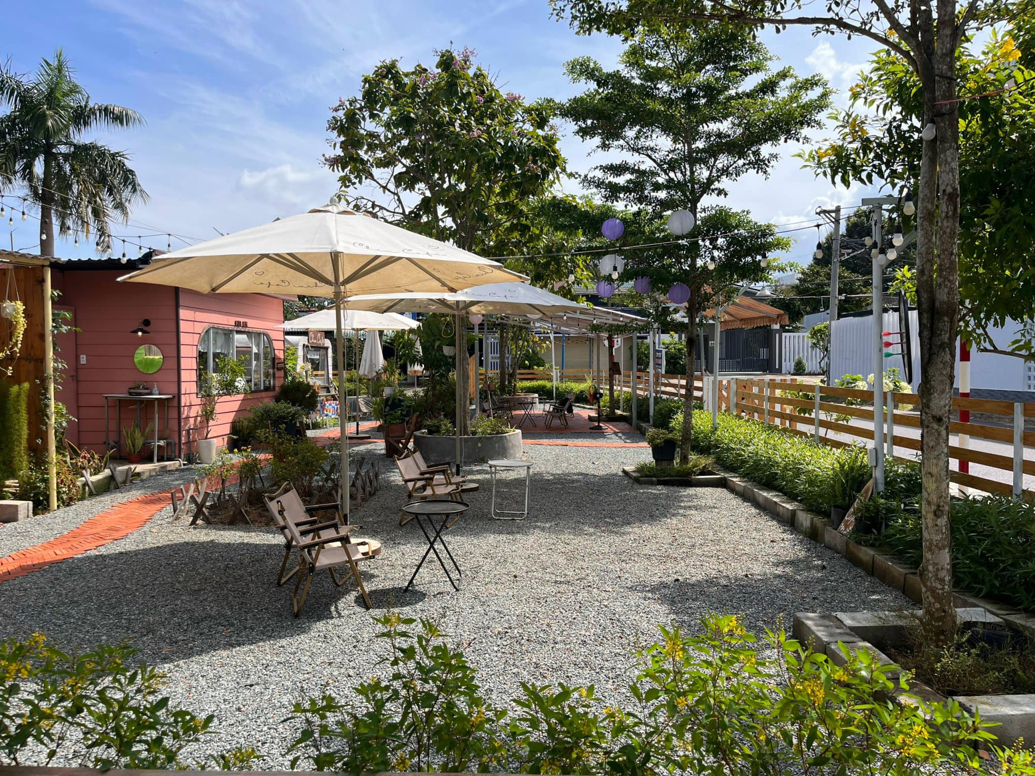 Ô dù gỗ che nắng quán cafe ngoài trời tròn chính tâm Ô dù gỗ che nắng quán cafe ngoài trời tròn chính tâm