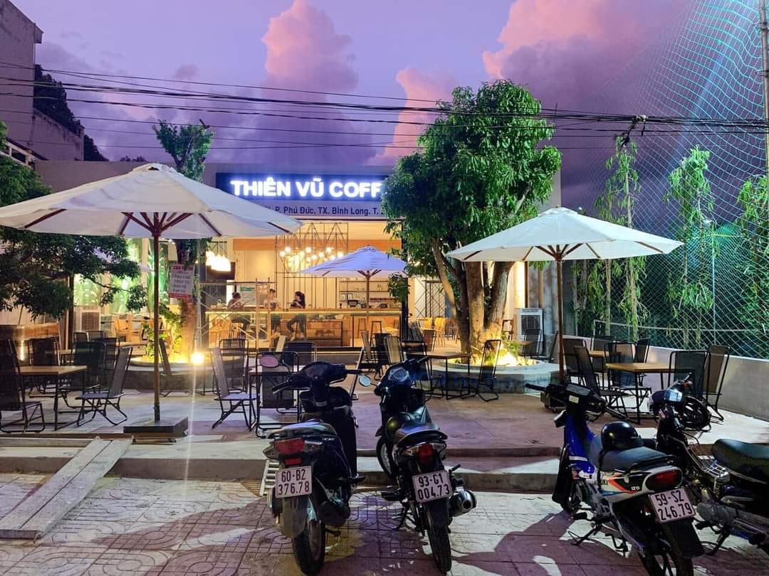 Ô dù che nắng quán cafe ngoài trời tròn chính tâm