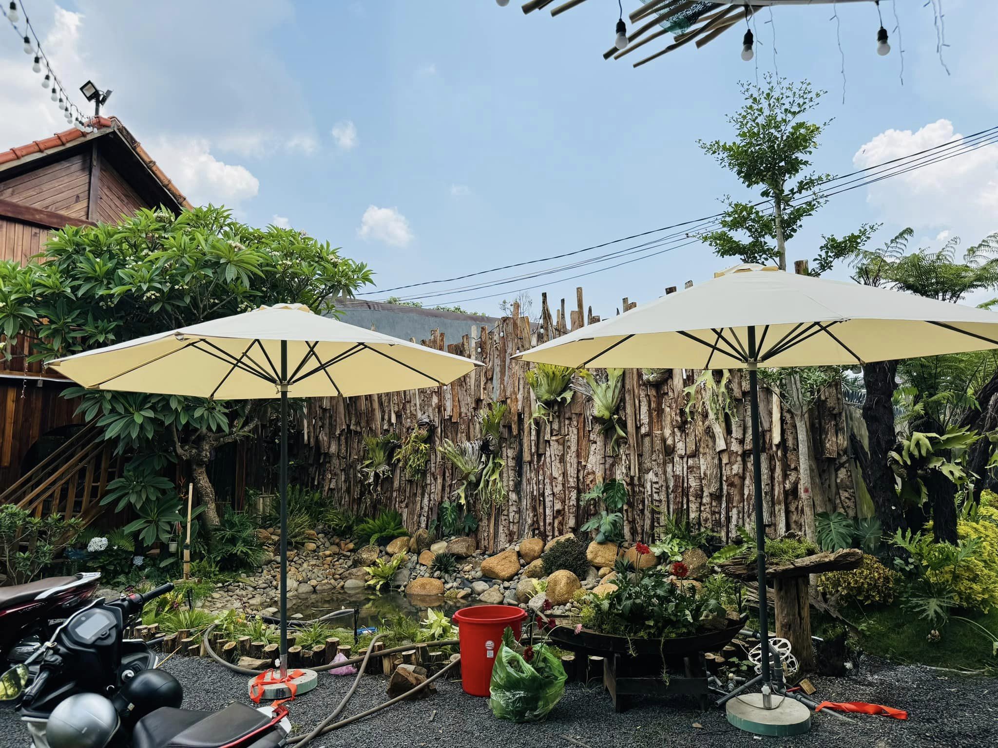 Ô dù che nắng chính tâm màu kem Ô dù che nắng chính tâm màu kem