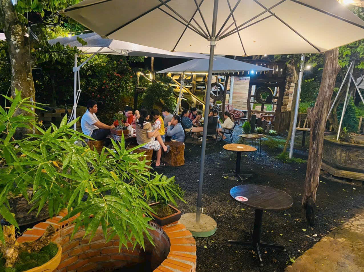 Thay bạt áo dù che nắng mưa ngoài trời