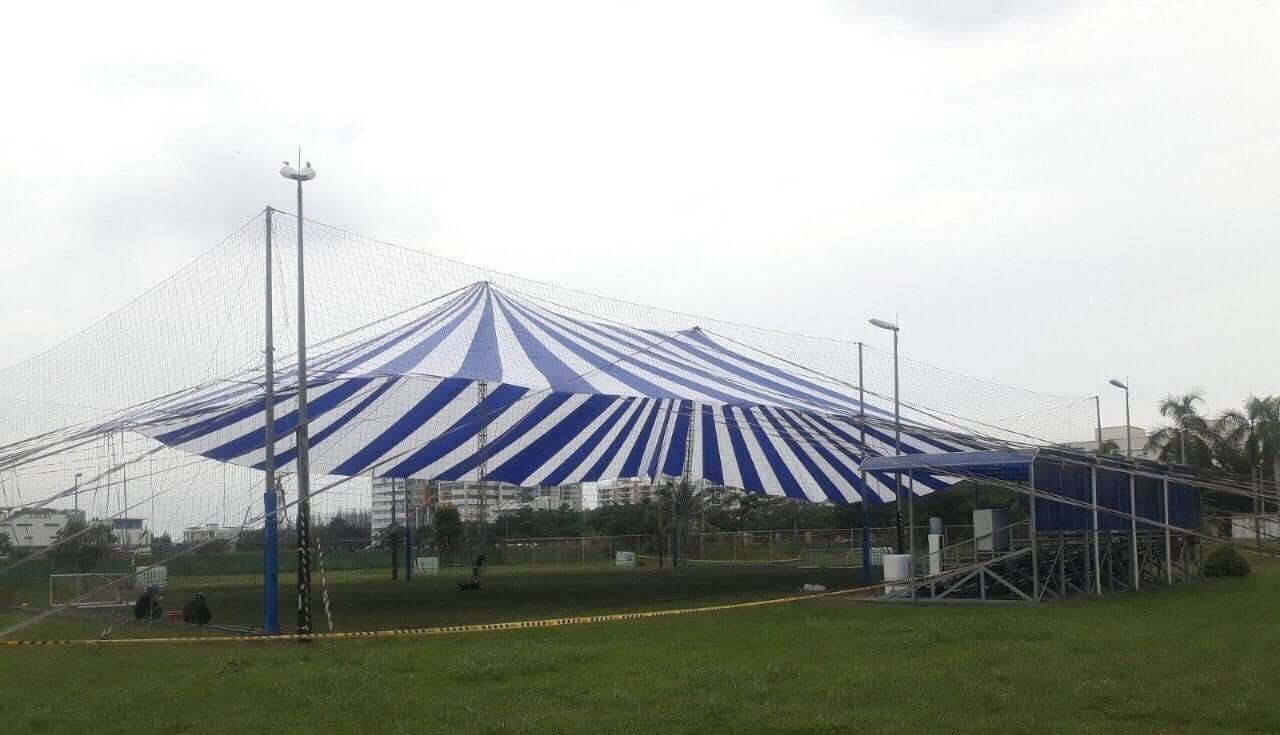 Dù elip che nắng sự kiện sân trường