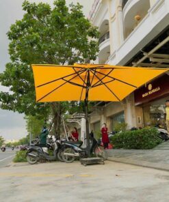Ô dù che nắng ngoài trời tại Đà Lạt