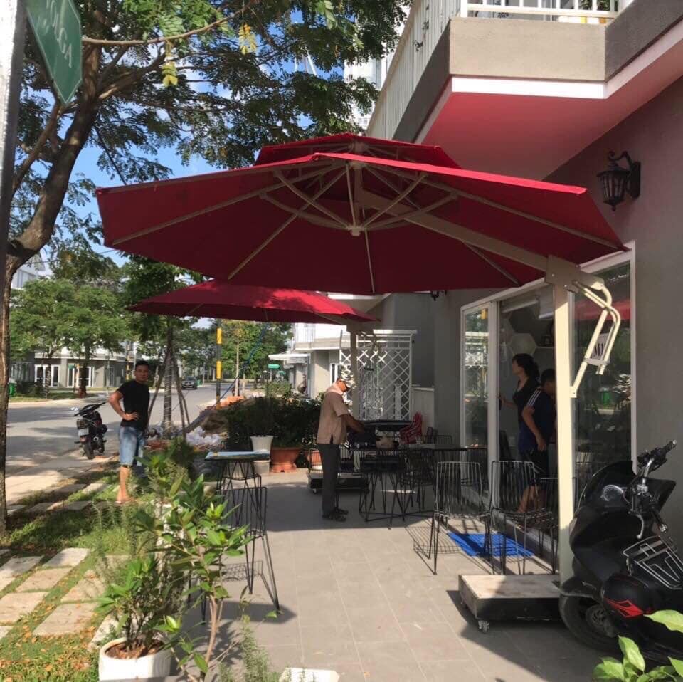 Ô dù lệch tâm tròn ở Đà Lạt Ô dù lệch tâm tròn ở Đà Lạt