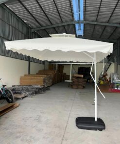 Ô dù lệch tâm vuông 2m5x2m5 màu trắng có bèo