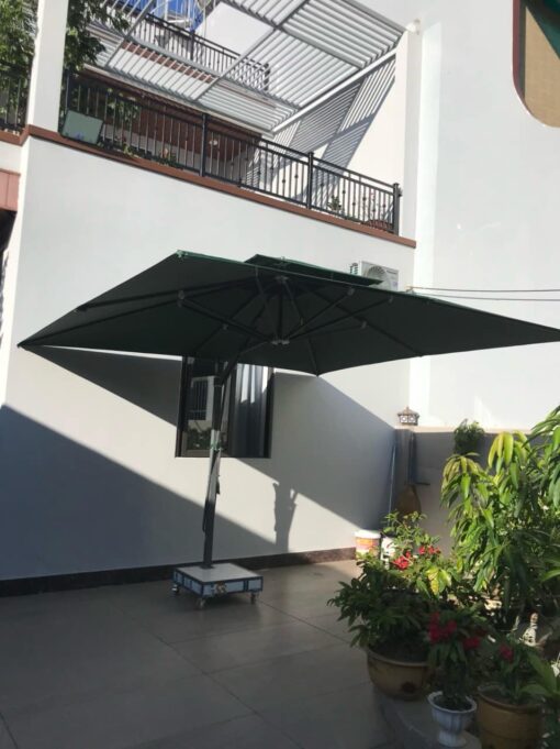 Ô dù lệch tâm vuông hệ nâng hạ màu xanh