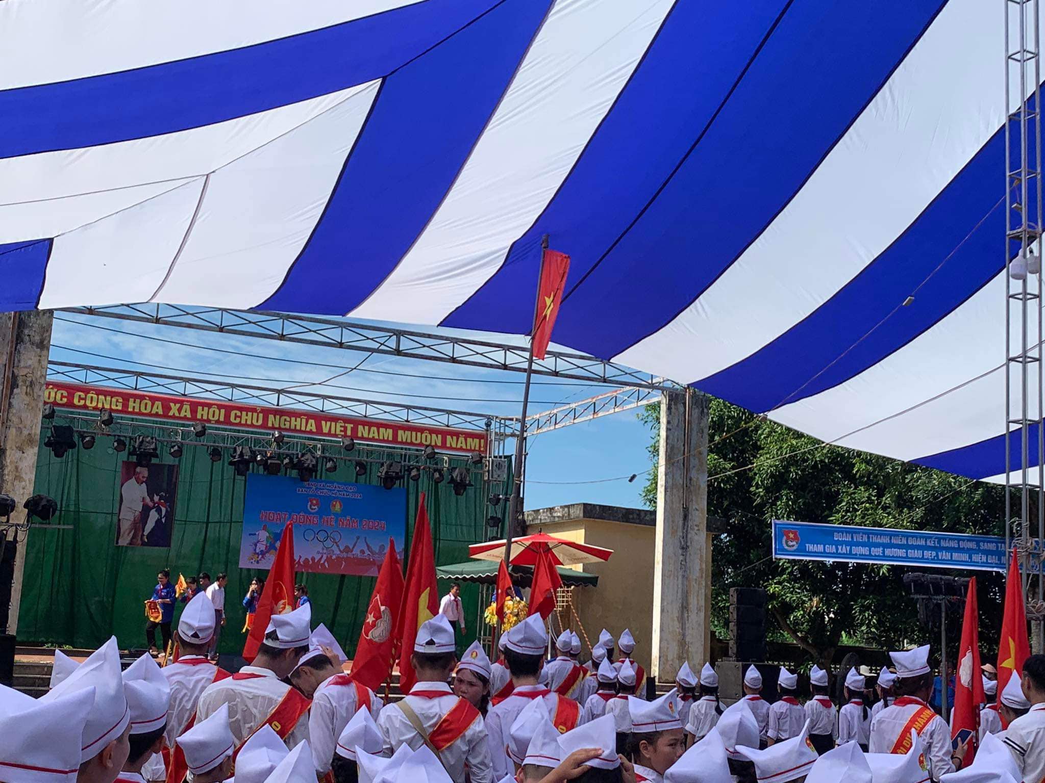 Dù che sự kiện sân trường ở Hà Tĩnh Dù che sự kiện sân trường ở Hà Tĩnh