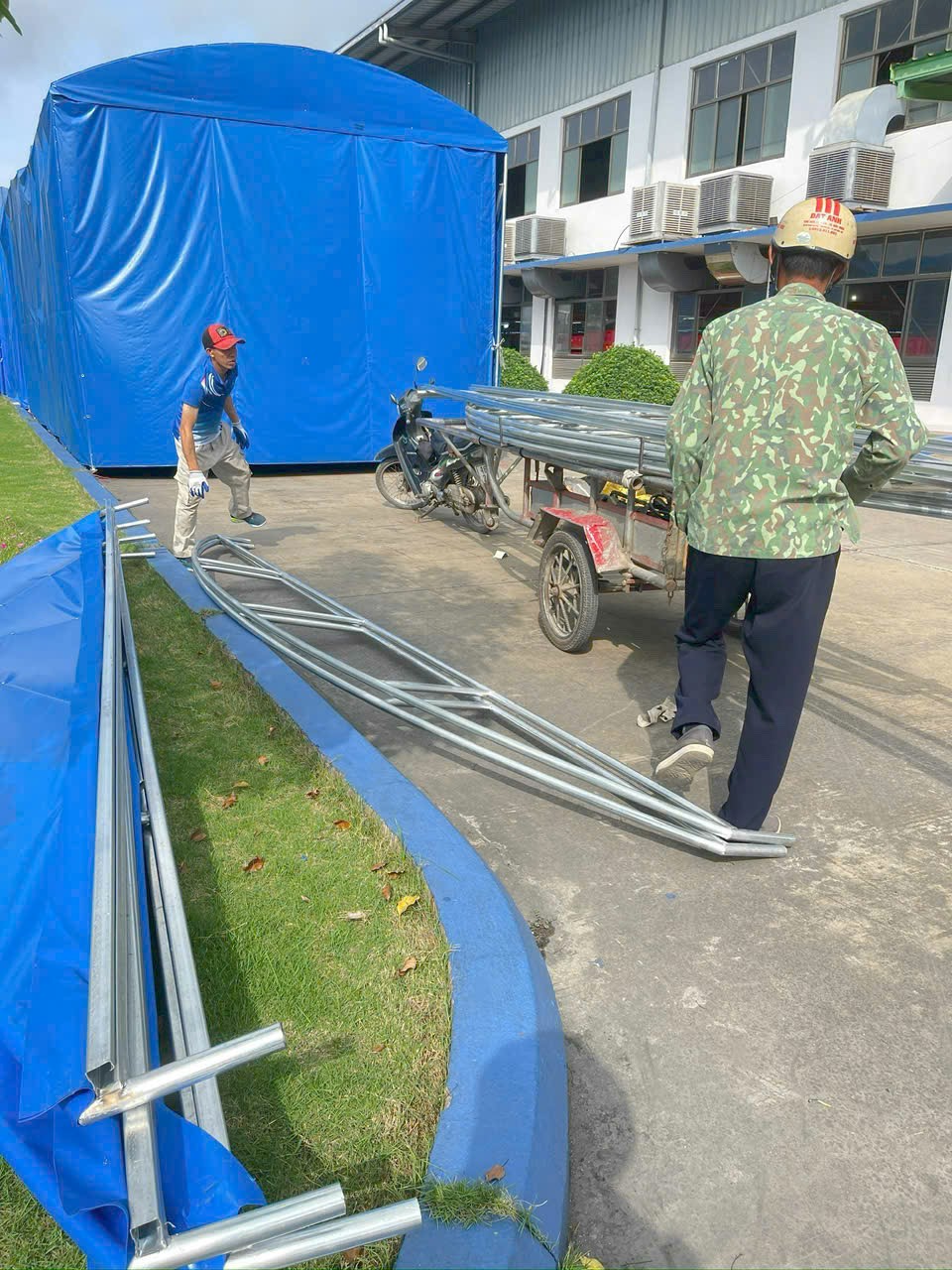 Thi công lắp đặt mái che trượt Punta, nhà bạt vòm khung xếp Thi công lắp đặt mái che trượt Punta, nhà bạt vòm khung xếp
