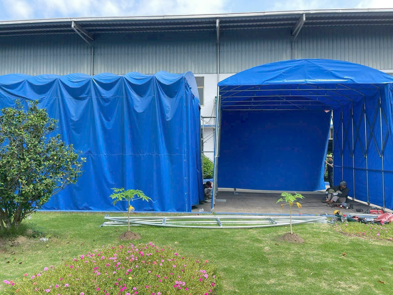 Nhà bạt dẫn lối, Nhà lều bạt khung xếp di động
