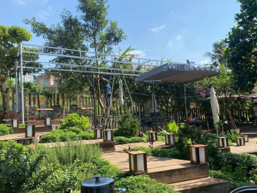 Bạt che nắng mưa sân vườn ngoài trời