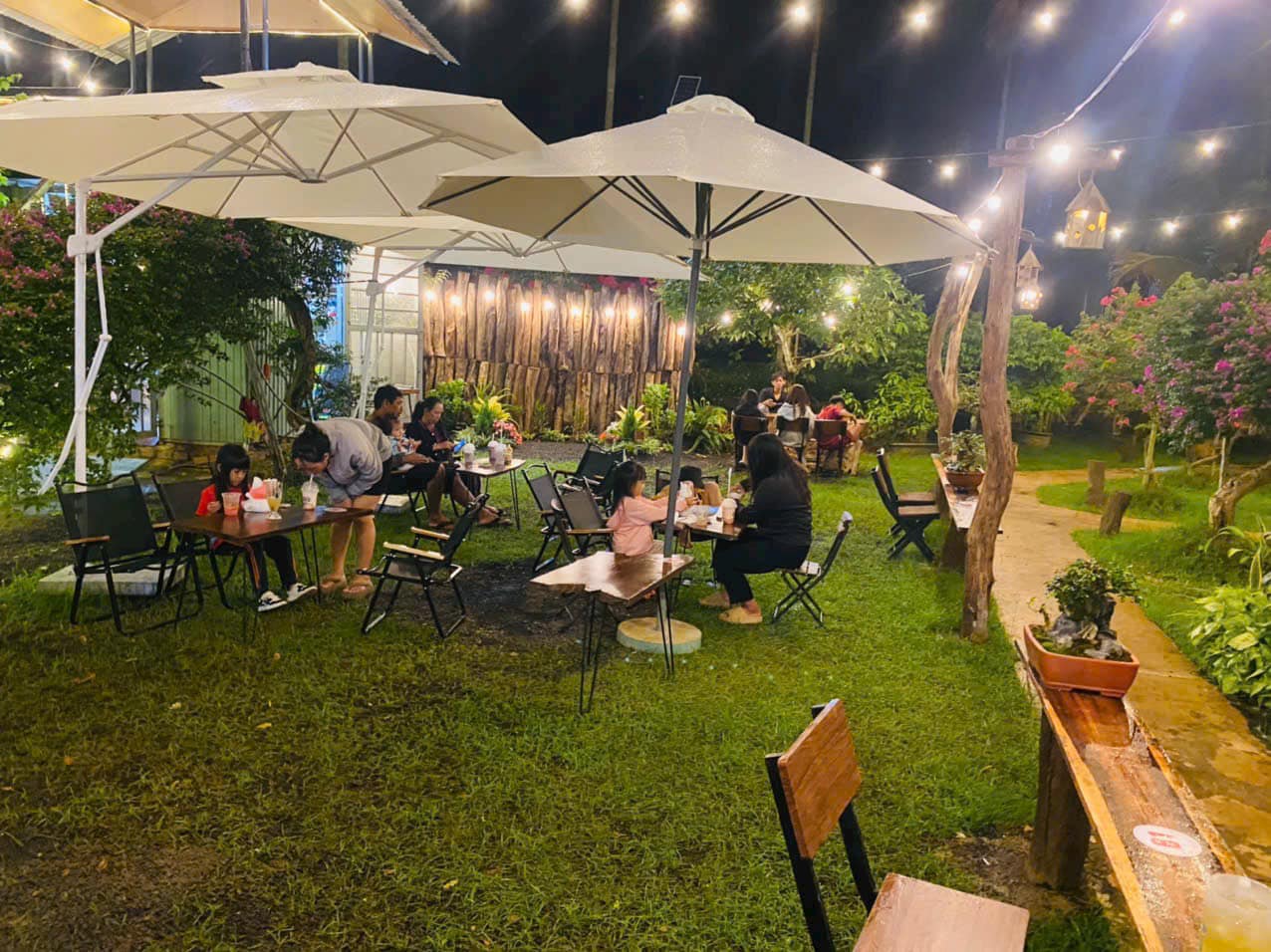 Ô dù che nắng ngoài trời đẹp tại Đà Lạt