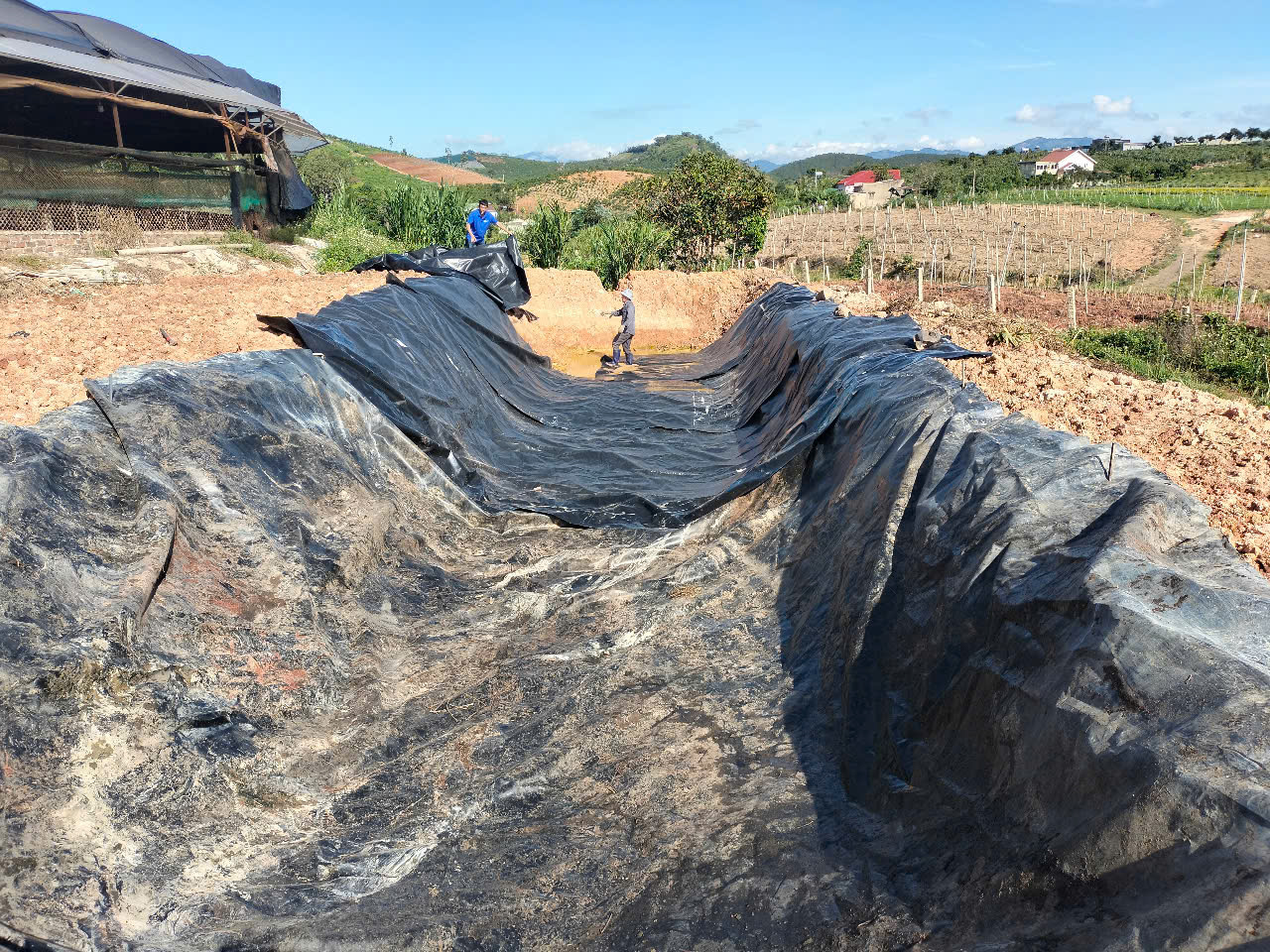 thi công hầm Biogas bằng màng HDPE chuyên nghiệp thi công hầm Biogas bằng màng HDPE chuyên nghiệp