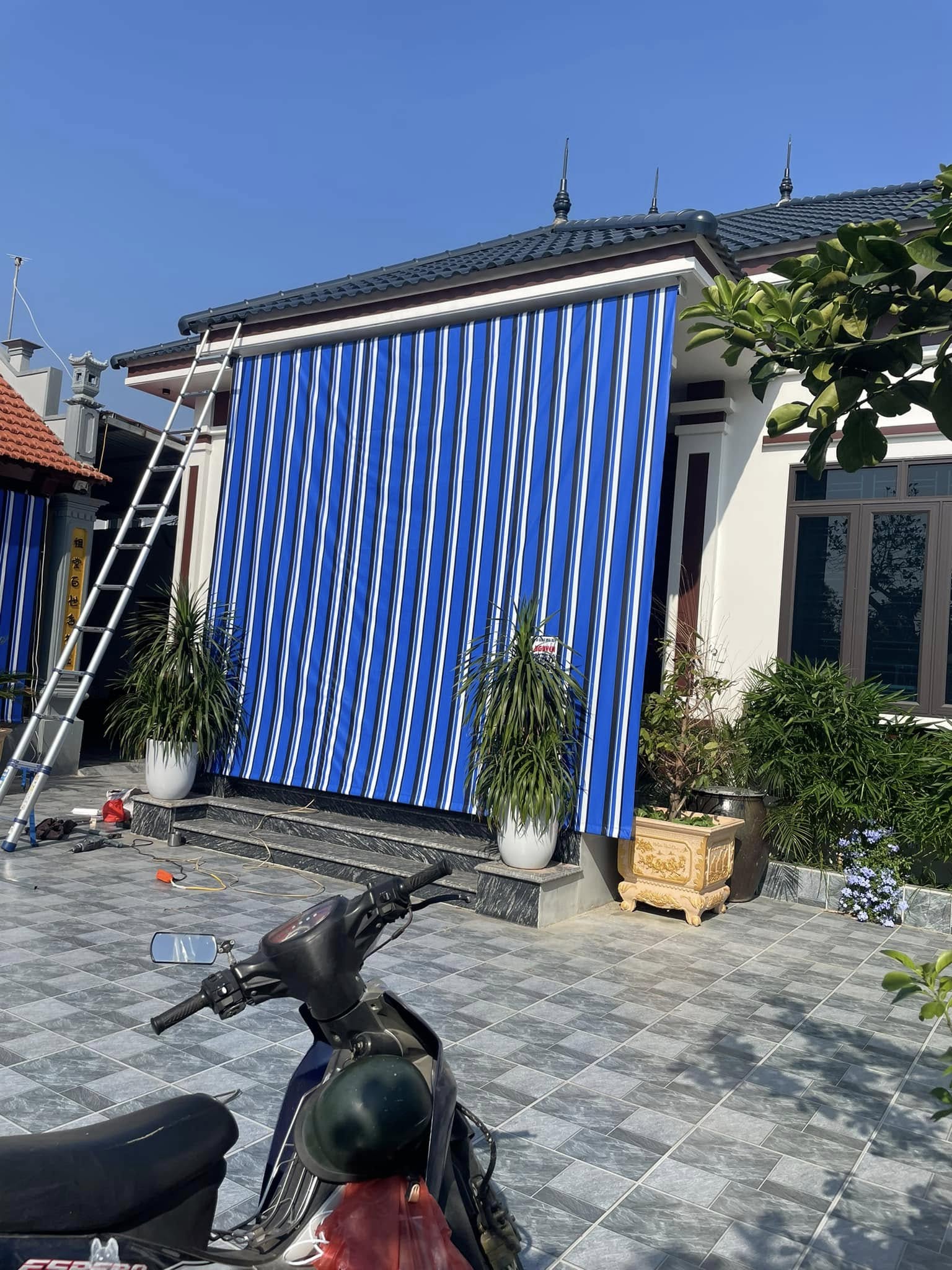 Bạt che nắng tự cuốn ở Long Khánh Bạt che nắng tự cuốn ở Long Khánh