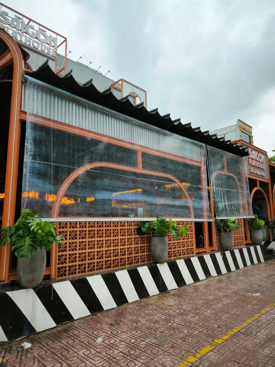 Bạt nhựa trong suốt che mưa ở Bình Phước