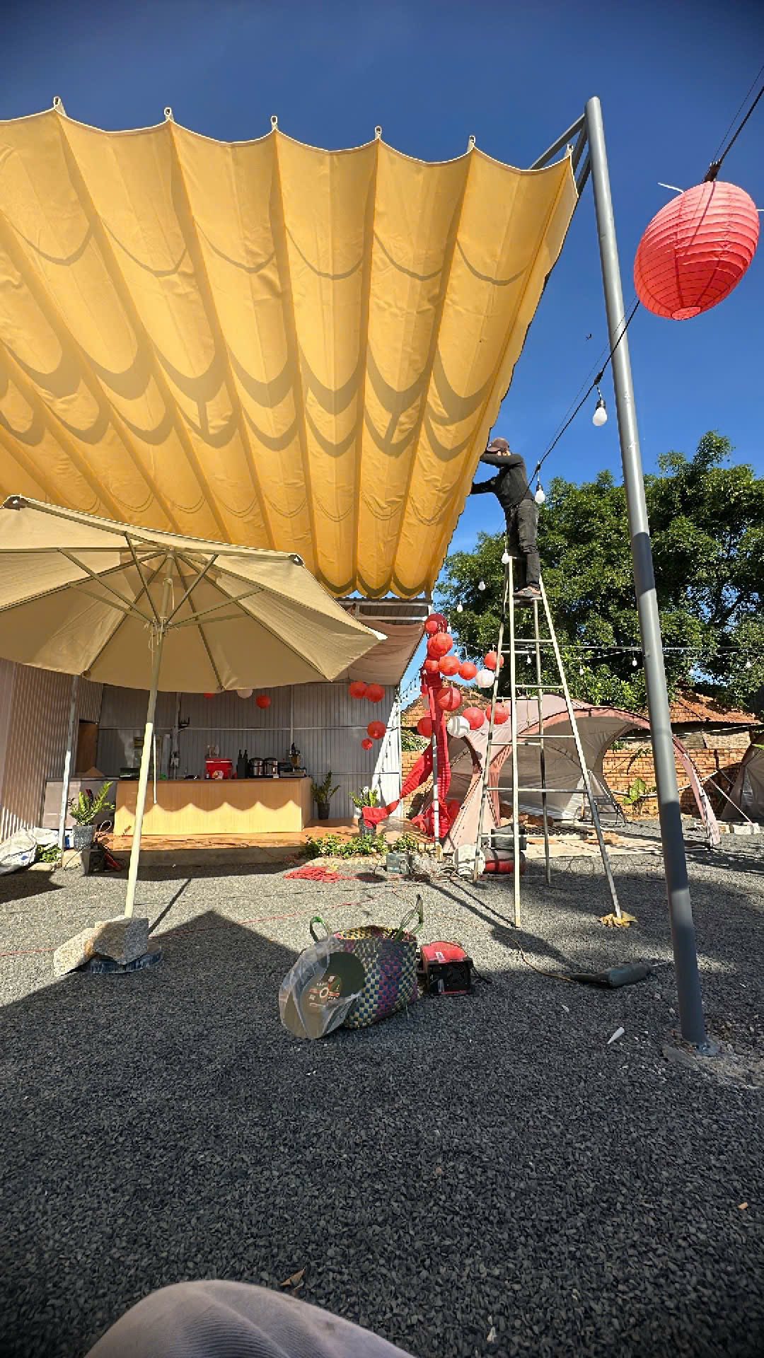 Bạt kéo xếp lượn sóng ở Long khánh