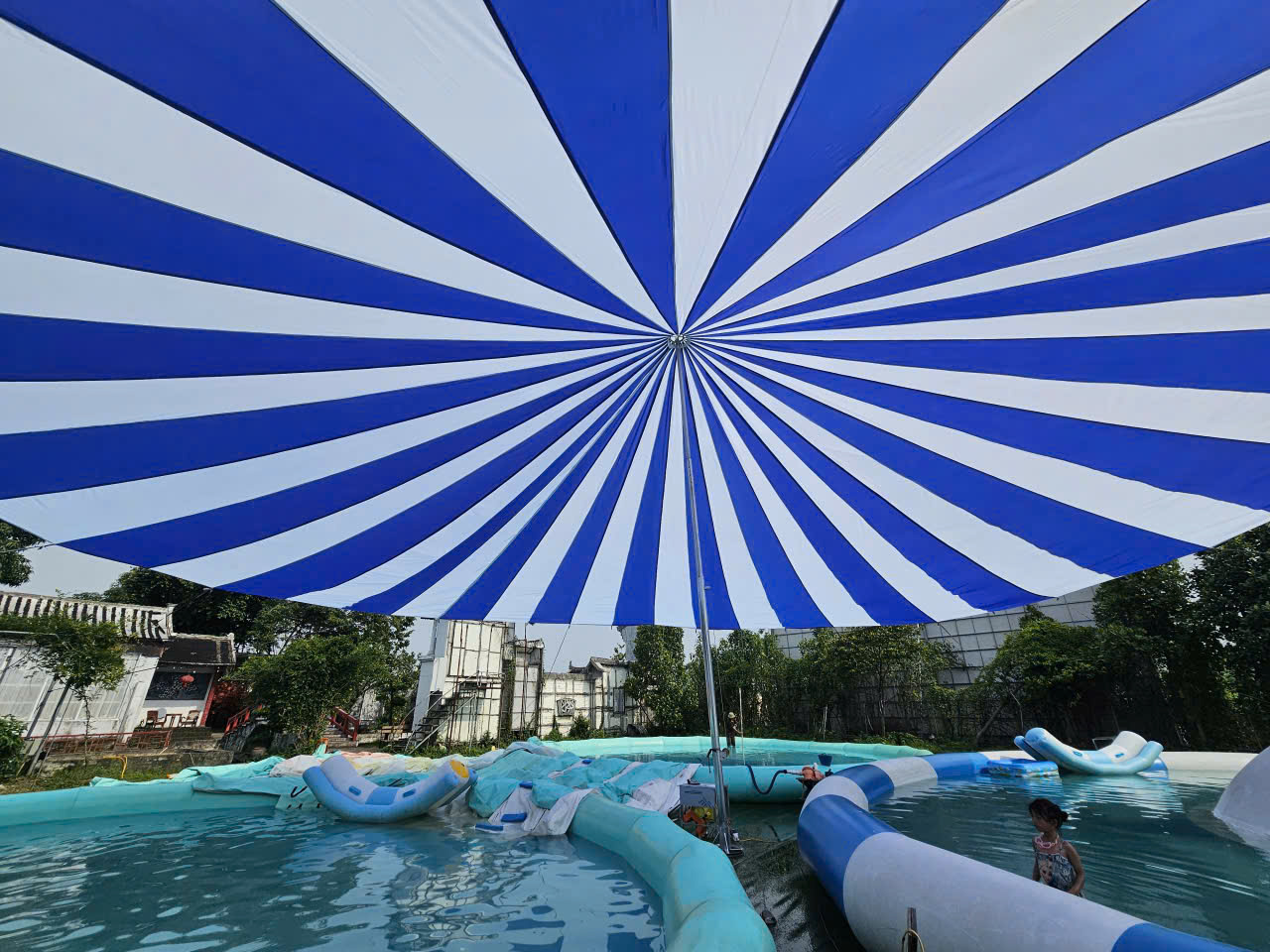 Dù che nắng sự kiện sân trường học ở TPHCM