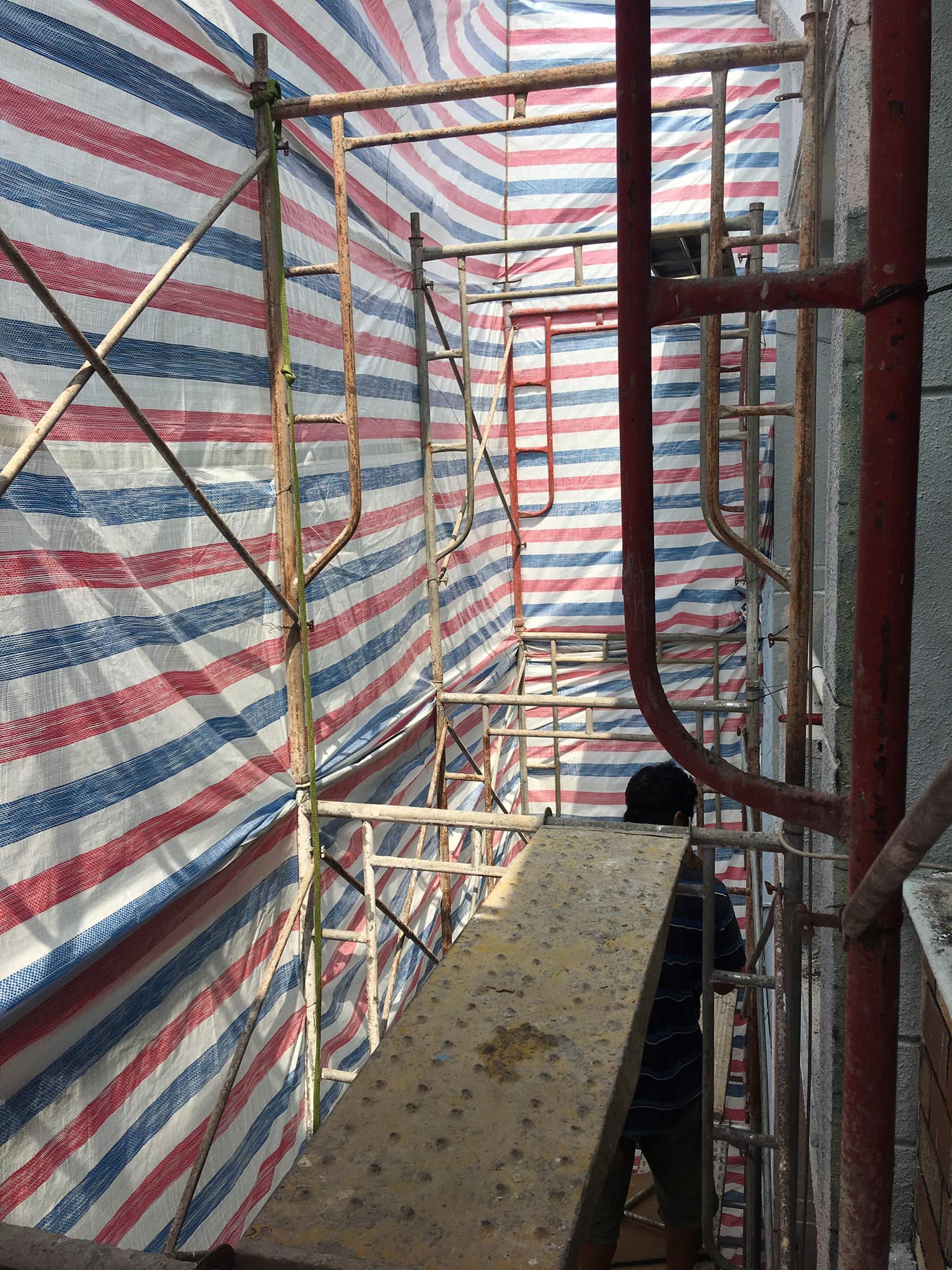 Bạt dứa kẻ sọc che bụi công trình xây dựng Bạt dứa kẻ sọc che bụi công trình xây dựng