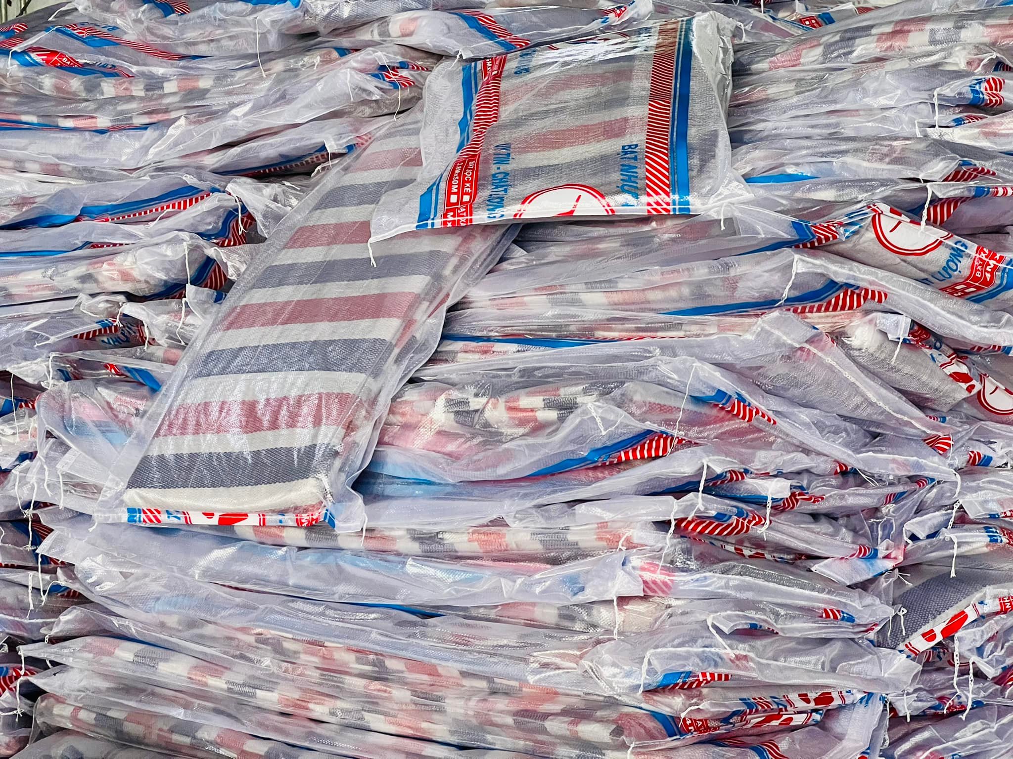 Xưởng cung cấp bạt dứa kẻ sọc giá rẻ toàn quốc Xưởng cung cấp bạt dứa kẻ sọc giá rẻ toàn quốc