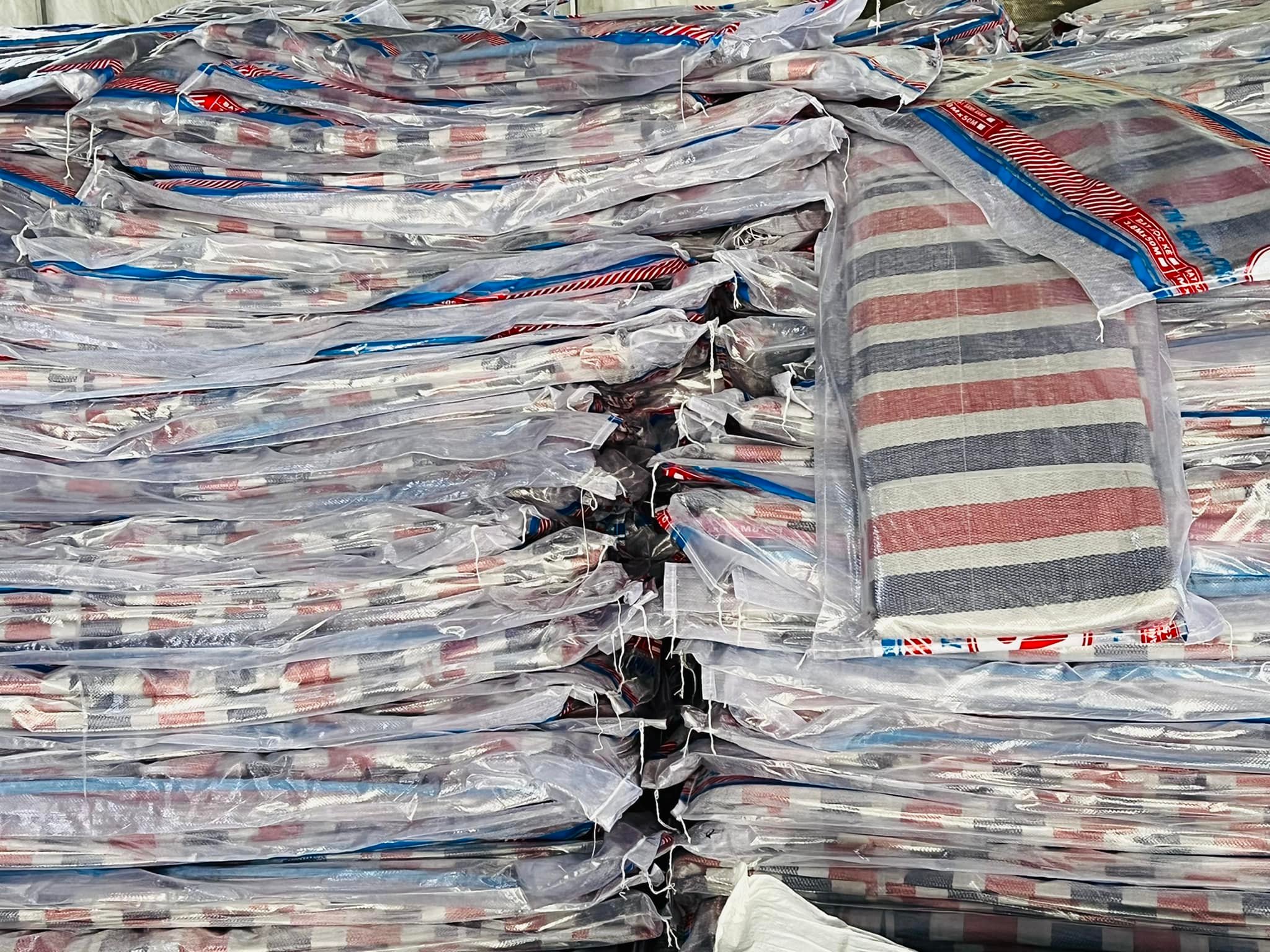 Xưởng cung cấp bạt dứa kẻ sọc giá rẻ toàn quốc Xưởng cung cấp bạt dứa kẻ sọc giá rẻ toàn quốc