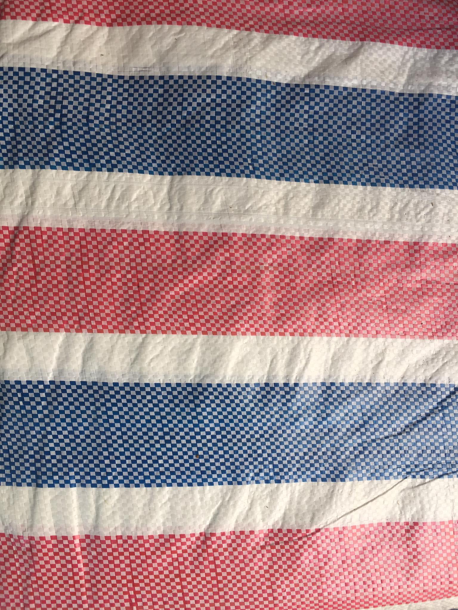 Bạt dứa kẻ sọc 3 màu che công trình xây dựng Bạt dứa kẻ sọc 3 màu che công trình xây dựng