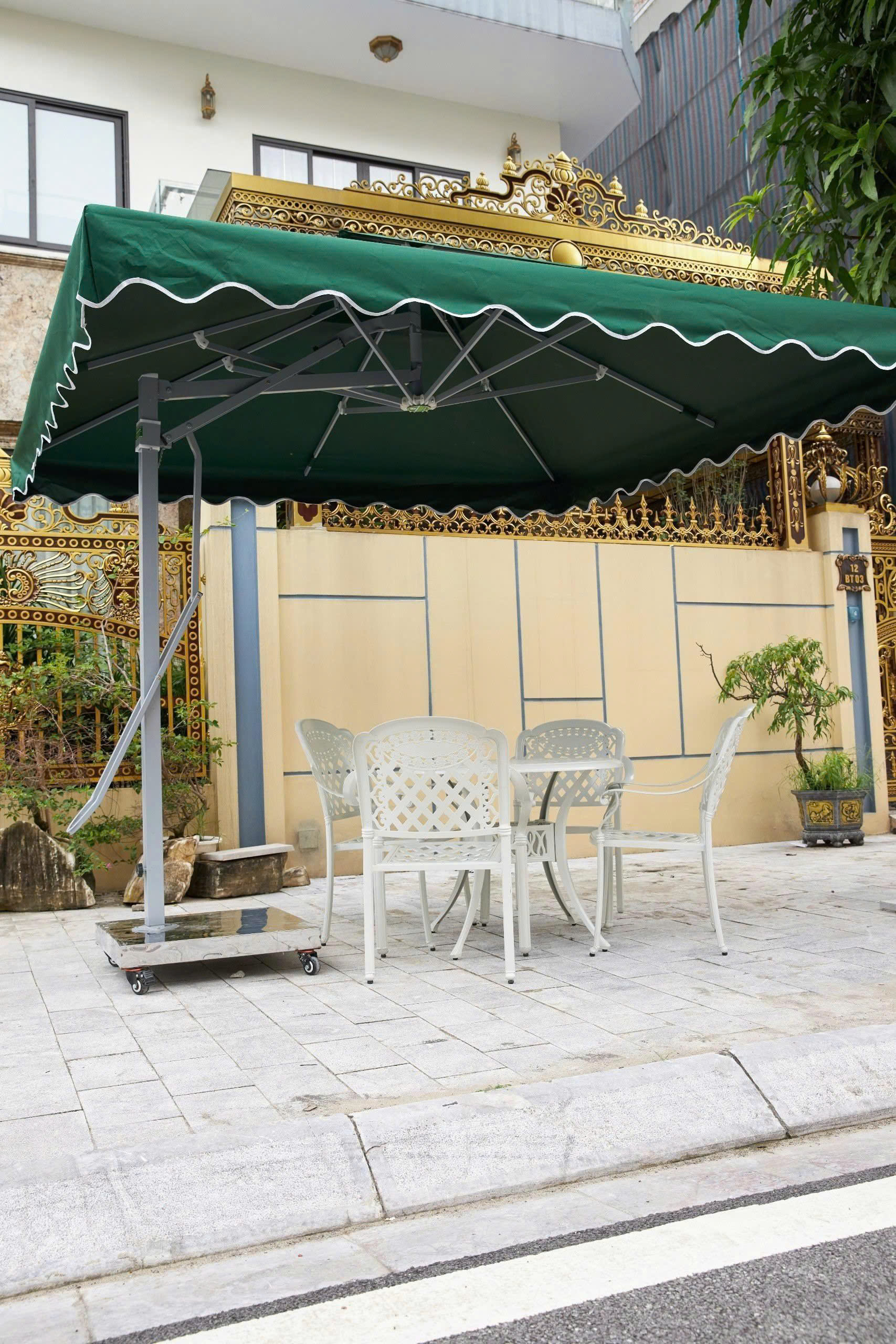 Ô dù che nắng ngoài trời ở Ninh Bình
