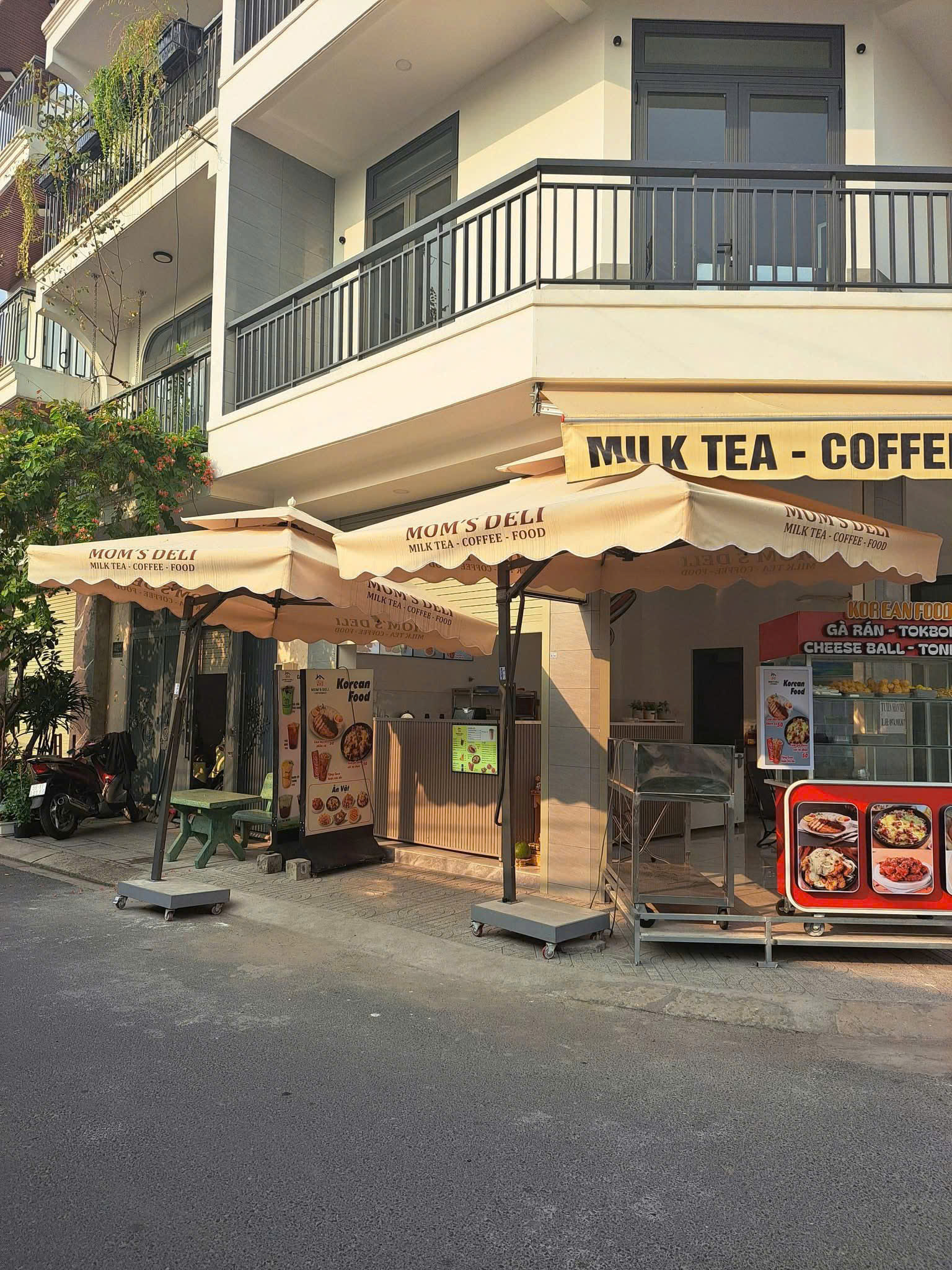 Ô dù che nắng quán cafe ở Ninh Bình