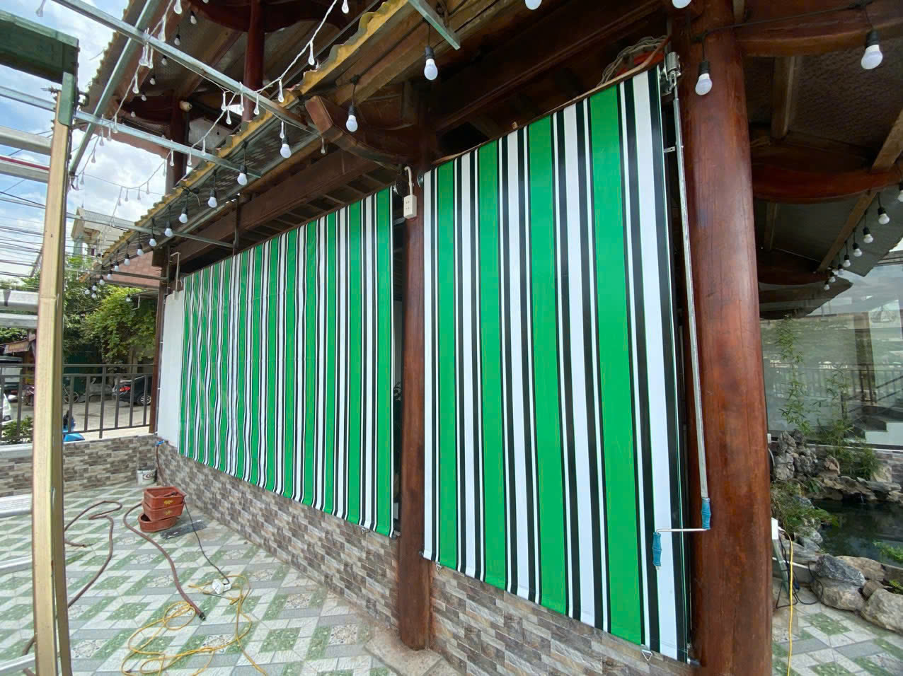 Bạt che nắng tự cuốn tay quay ở Thủ Dầu Một Bạt che nắng tự cuốn tay quay ở Thủ Dầu Một
