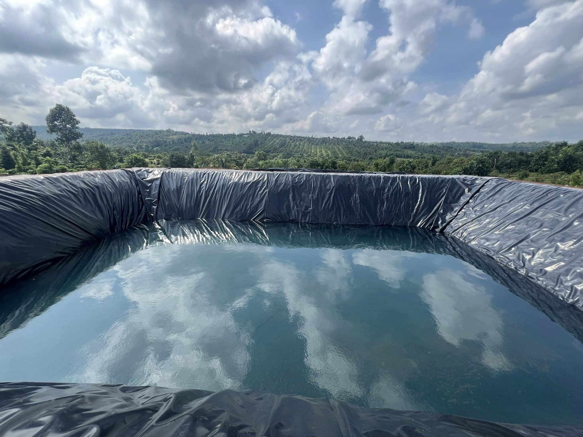 Màng địa kỹ thuật HDPE được sử dụng rộng rãi trong các hồ chứa nước Màng địa kỹ thuật HDPE được sử dụng rộng rãi trong các hồ chứa nước