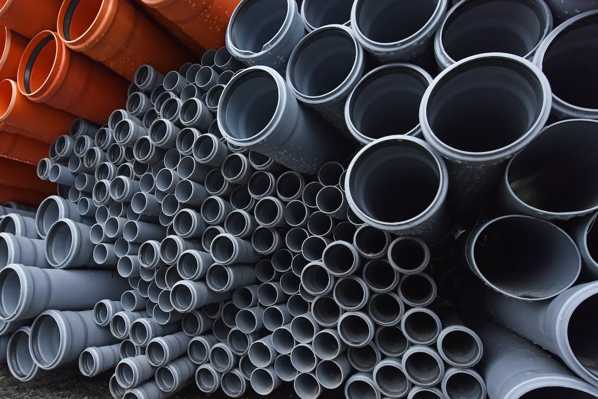 Chọn hạt nhựa nguyên sinh: Đảm bảo bạt làm từ 100% hạt nhựa HDPE nguyên sinh, không pha nhựa tái chế (nhựa tái chế nhanh bị giòn, rách sau 1-2 năm) Chọn hạt nhựa nguyên sinh: Đảm bảo bạt làm từ 100% hạt nhựa HDPE nguyên sinh, không pha nhựa tái chế (nhựa tái chế nhanh bị giòn, rách sau 1-2 năm)