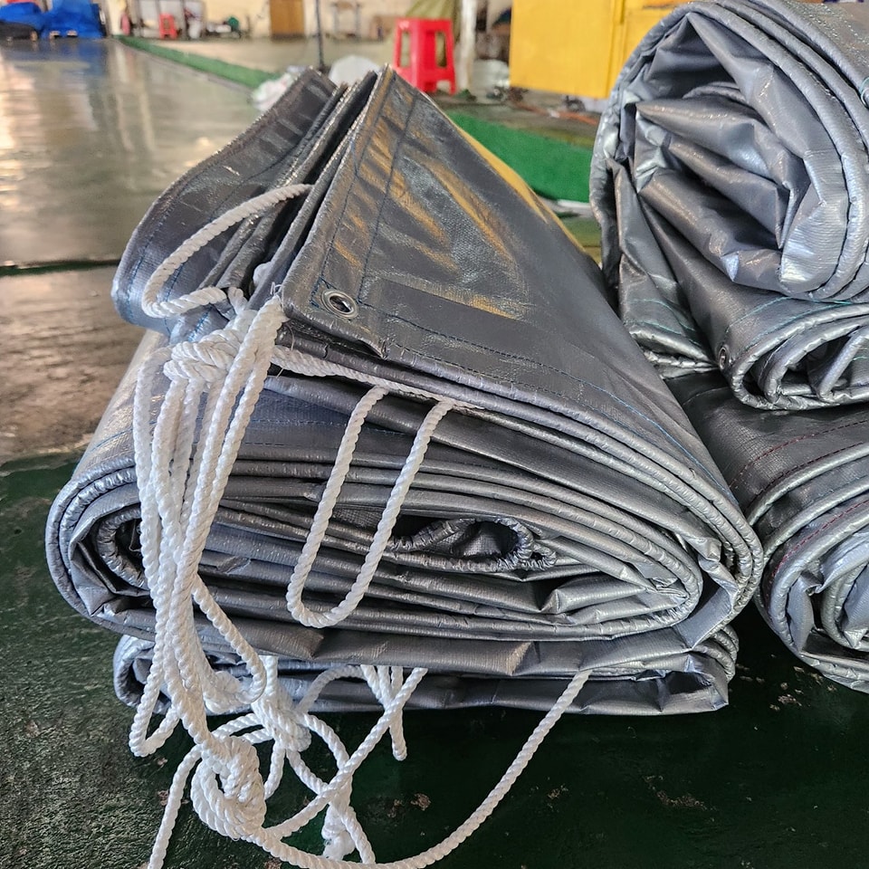 Bạt nhựa PE màu xám ghi Bạt nhựa PE màu xám ghi