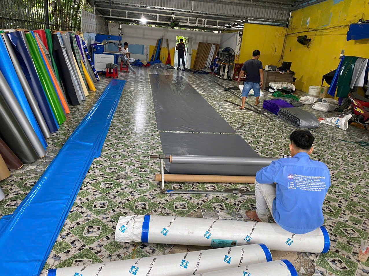 May bạt nhựa PVC theo yêu cầu ở Bình Dương May bạt nhựa PVC theo yêu cầu ở Bình Dương